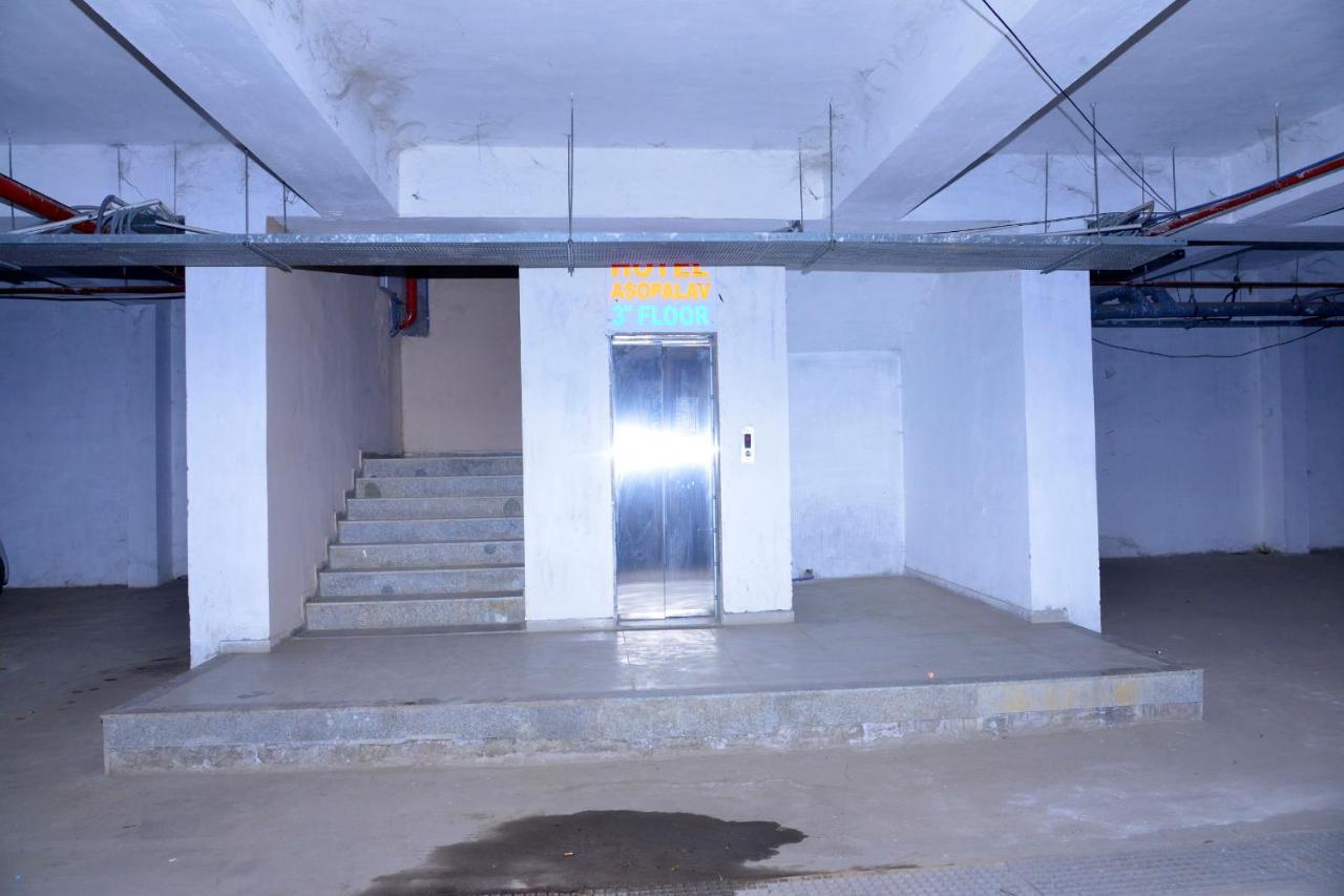 Hotel Asopalav Gandhinagar Eksteriør billede