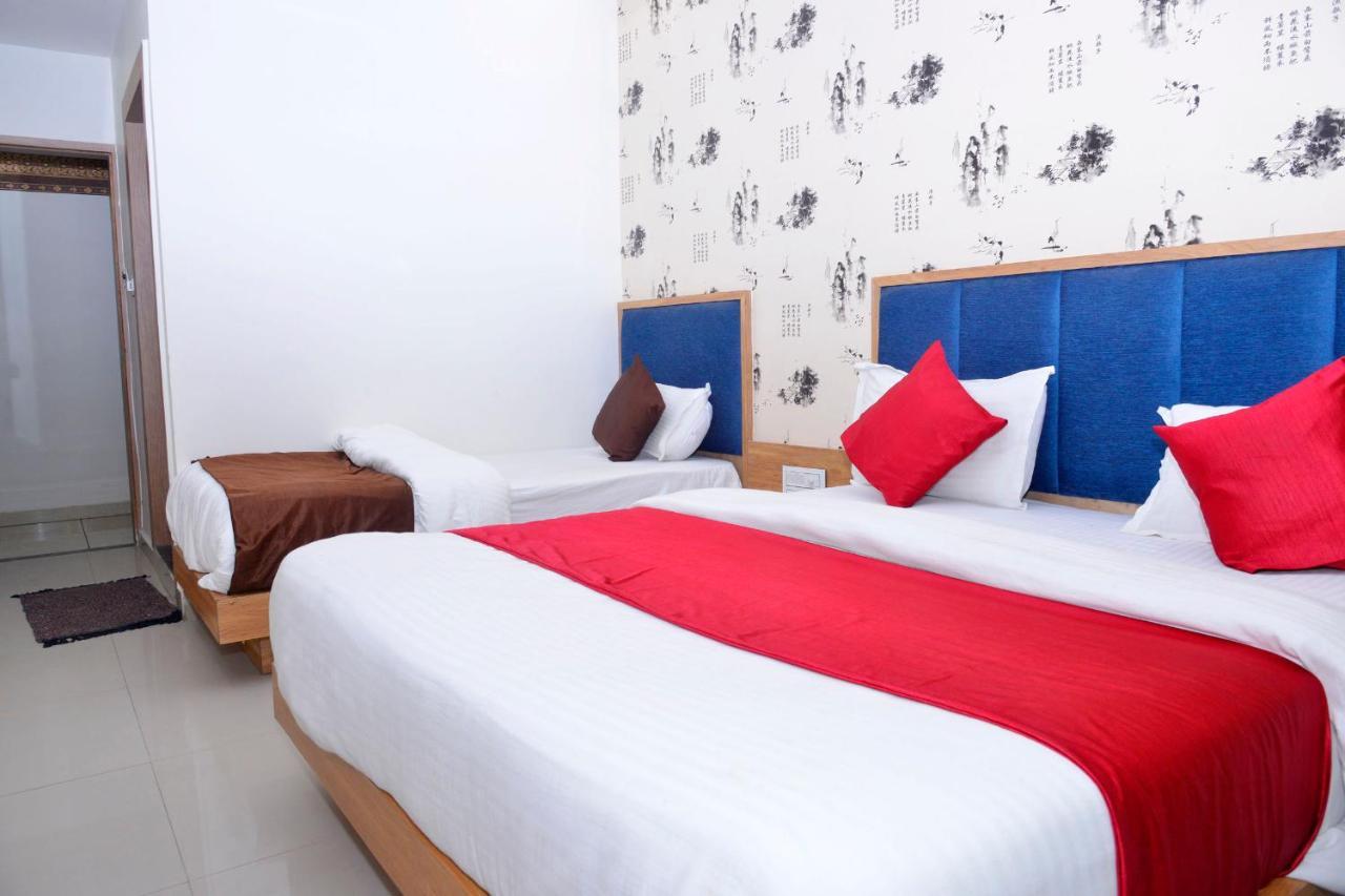 Hotel Asopalav Gandhinagar Eksteriør billede